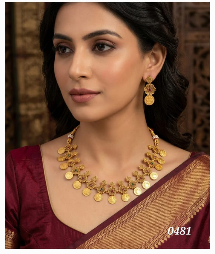 Elegant Festive Necklace Set